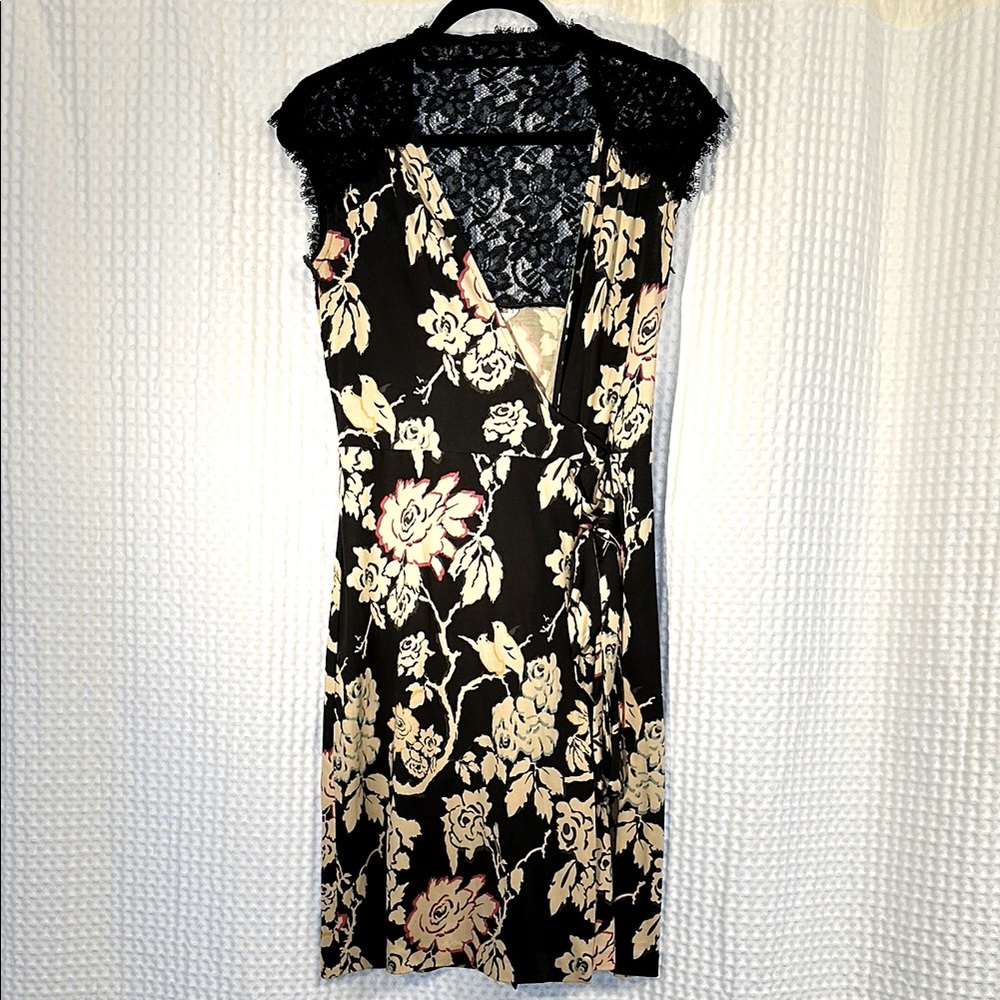DVF Silk Wrap Dress – Iconic Floral Lace Detail | Size 2 | Timeless Classic